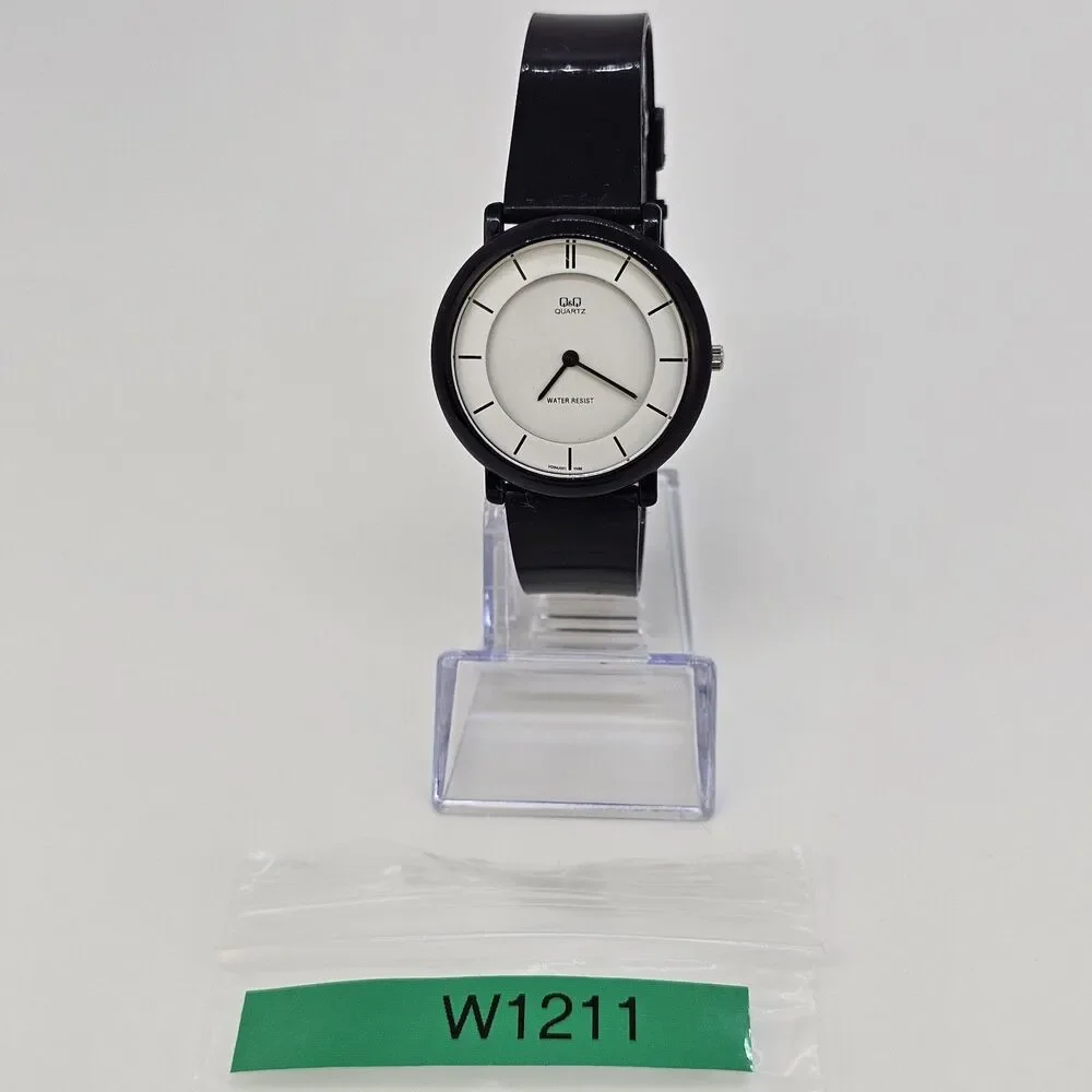 QQ Unisex Watch 37MM White Dial Black Plastic Band Straps‎ New Battery